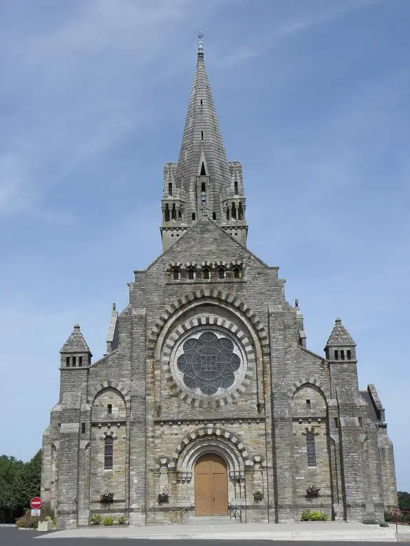 Saint-Malo-de-Phily (35) Église 01