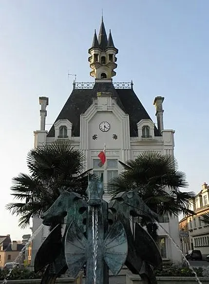 Saint-Méen-le-Grand (35) Mairie 1
