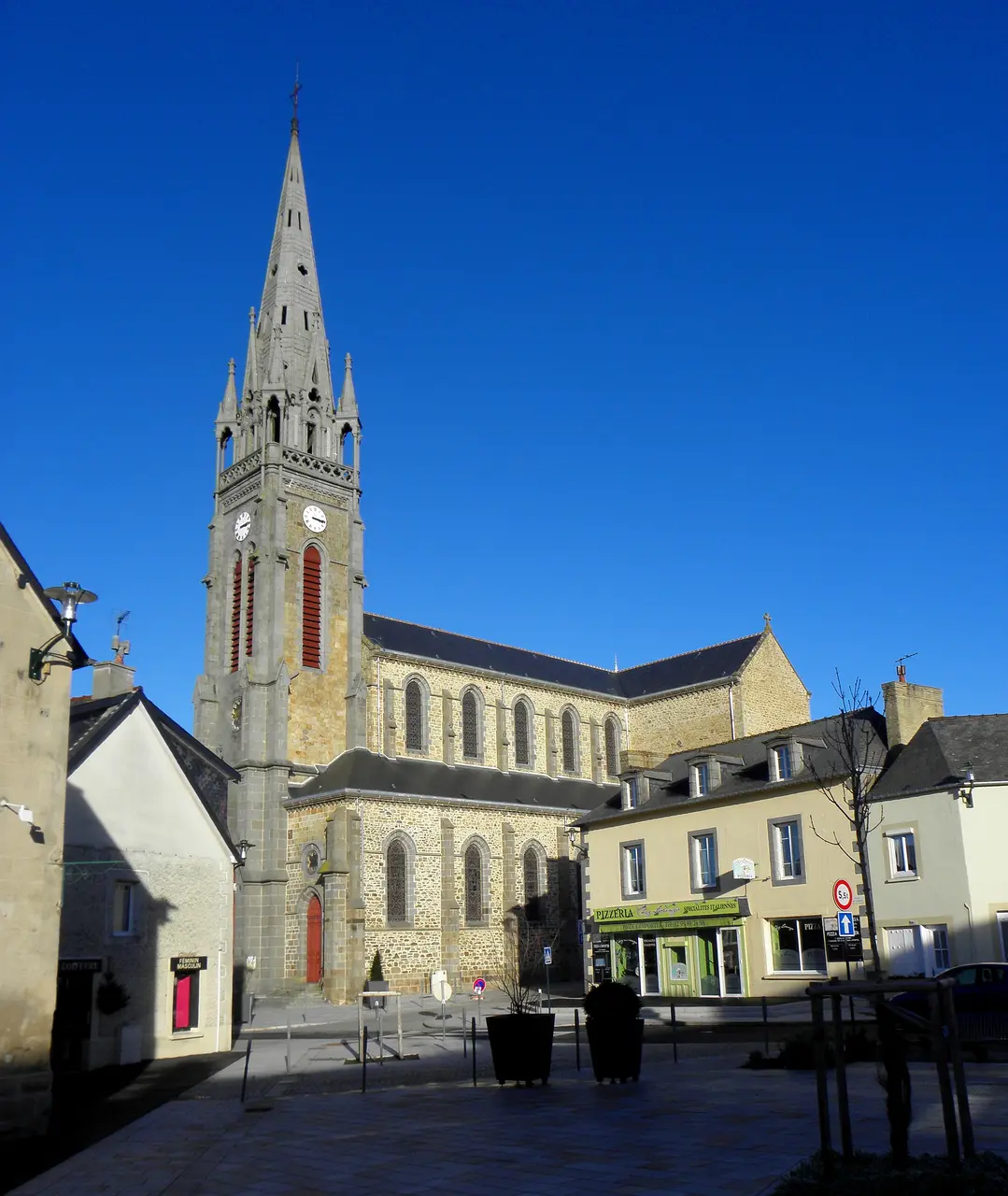 Saint-Méloir-des-Ondes (35) Église Extérieur 01