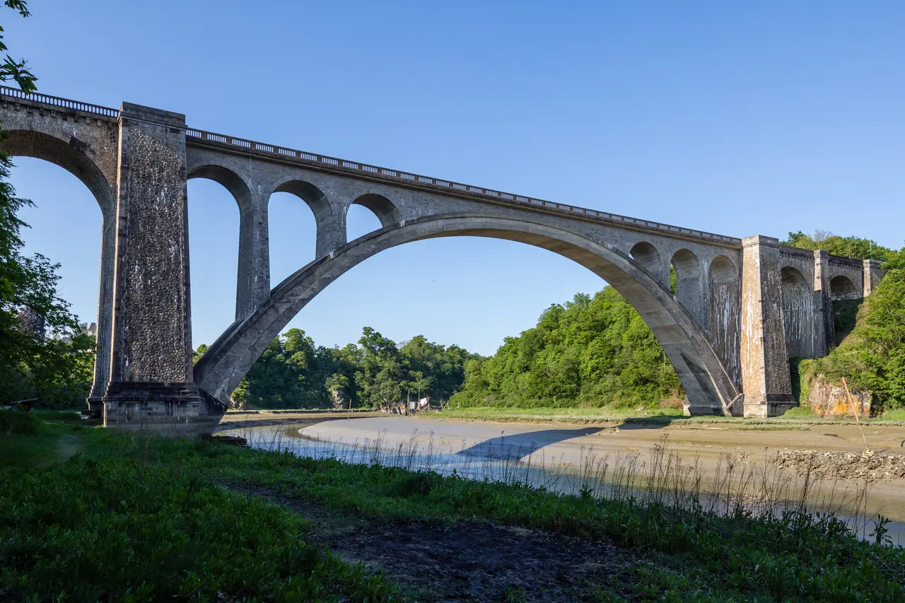 Pont de Lessard, Saint-Samson-sur-Rance, France