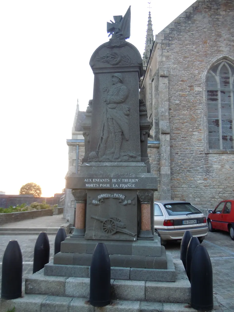 Saint-Thurien Monument aux morts