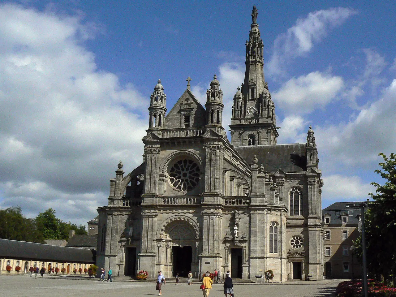 Basilique Sainte-Anne d'Auray (extérieur)