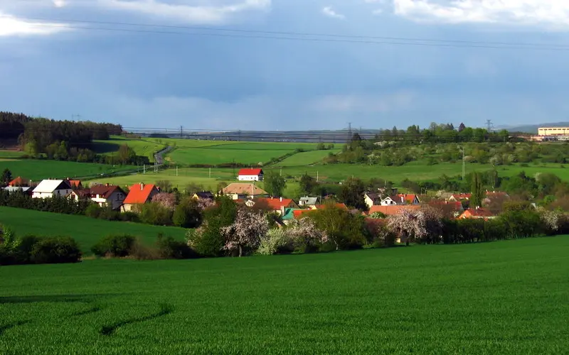 Bojanovice - panoramio - Uzel (cropped)