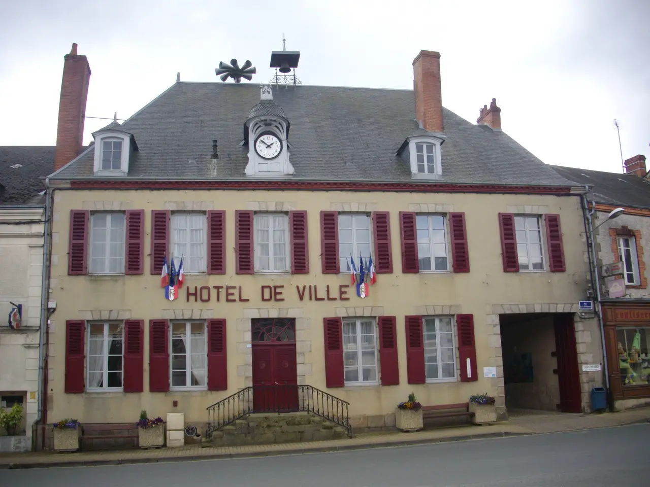 Aigurande - mairie