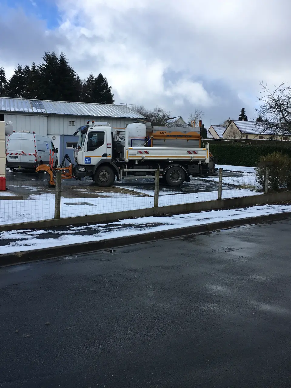 Aigurande (36) - Centre d'entretien et d'exploitation de la route - saleuse