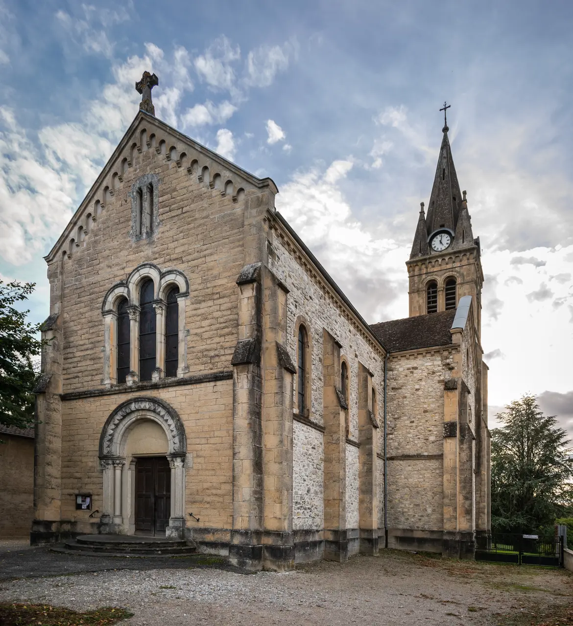 Saint Maurice church in Arcisse 06