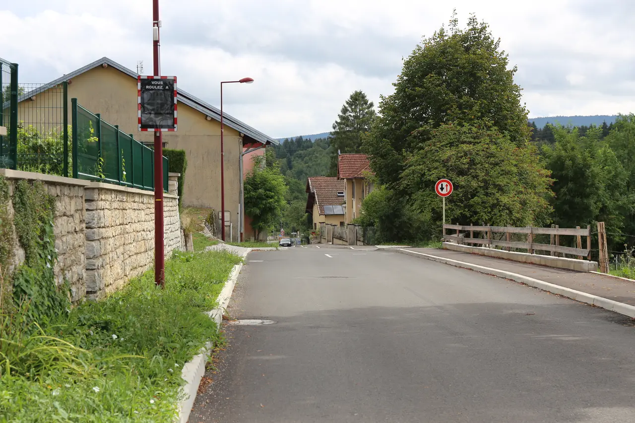 Ardon 39 - Rue principale