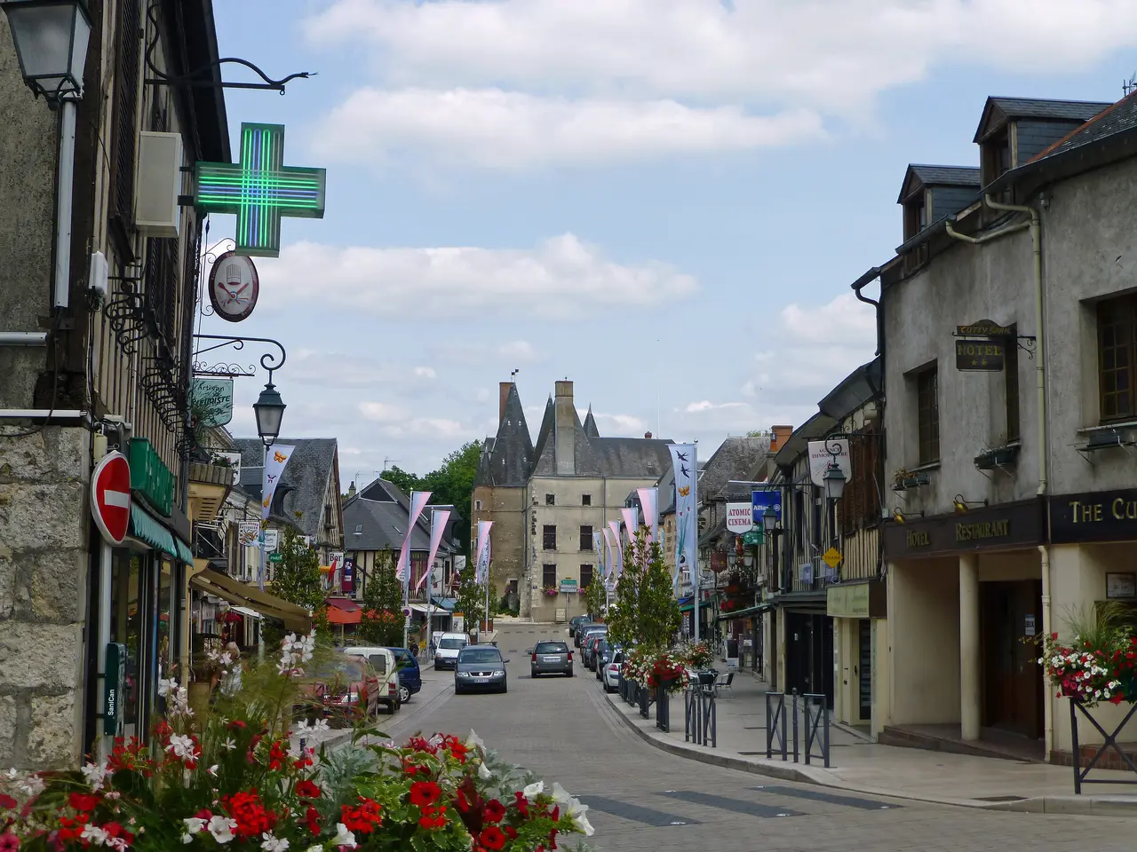 Aubigny-sur-Nère pavoisée