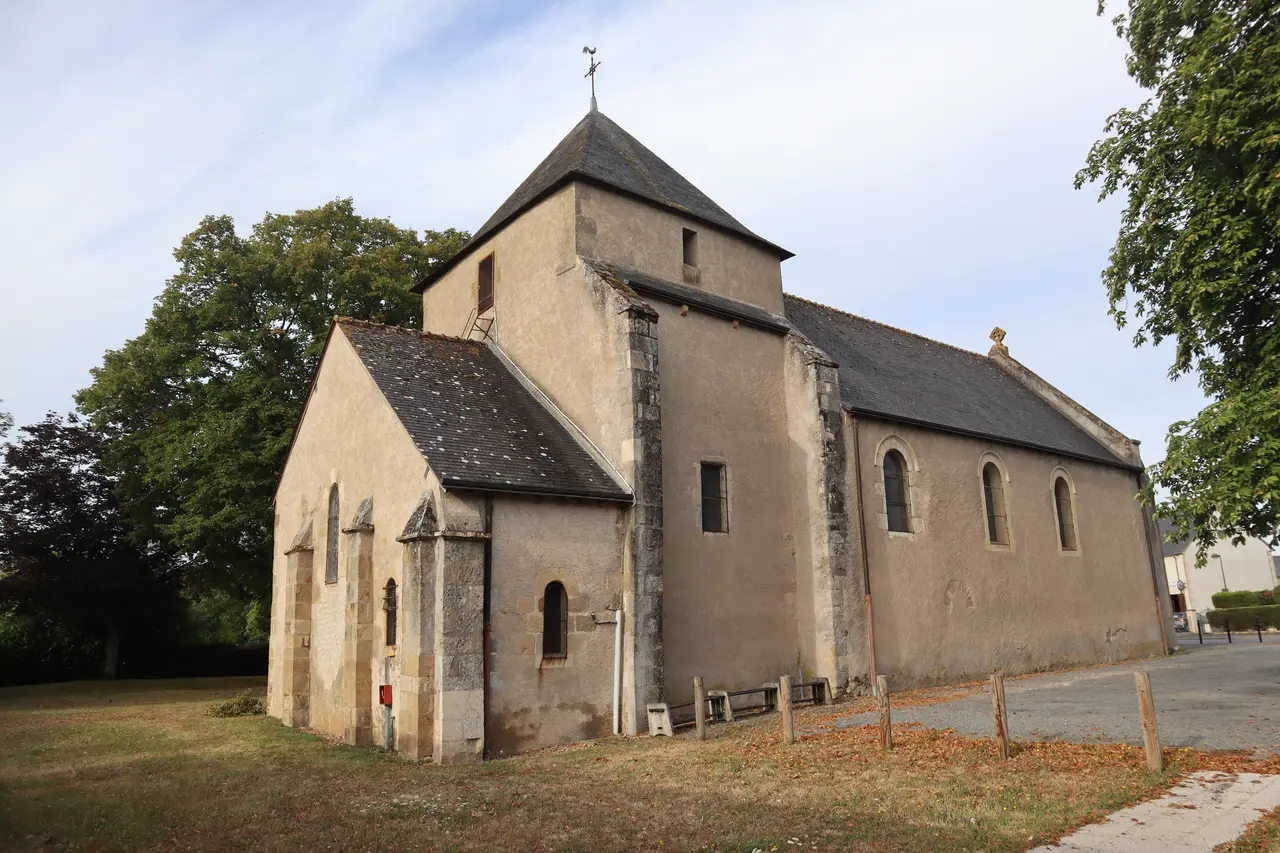 Avord (18) Église Saint-Hugues - Extérieur - 04