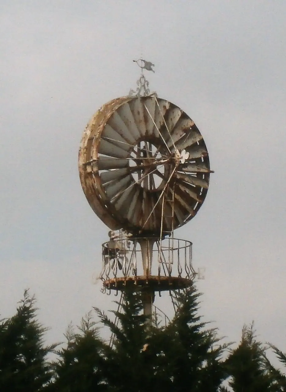 Azay-sur-Cher Beauvais éolienne