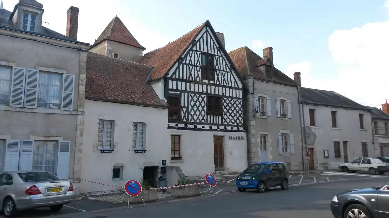 Beaulieu-sur-Loire (la mairie) 2