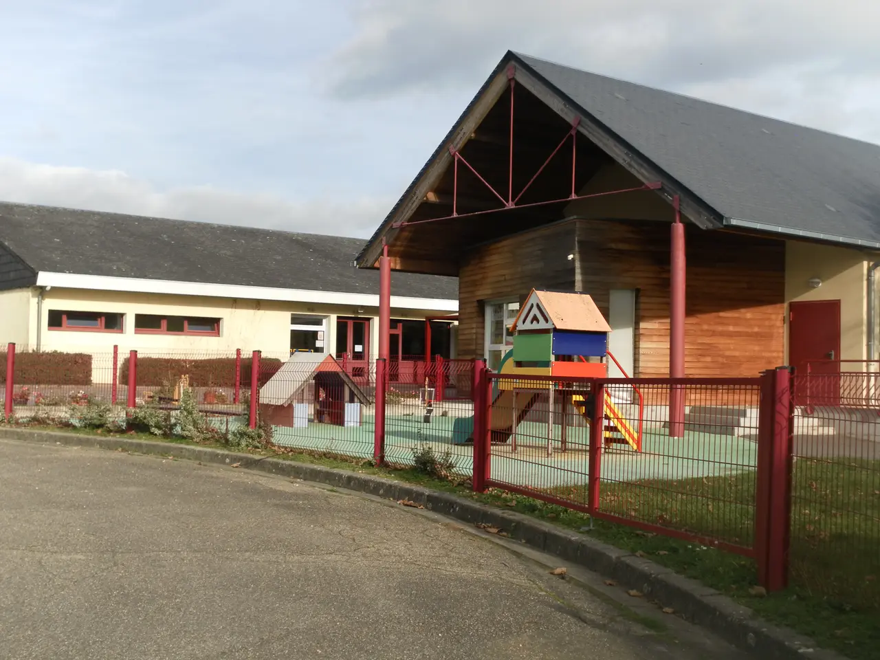 Entrée de l'école de Berry Bouy