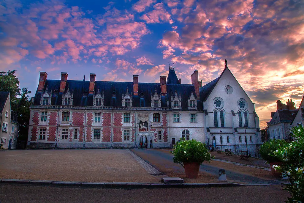 arrivée du soir sur le chateau de Blois 'on explore-31-07-21'