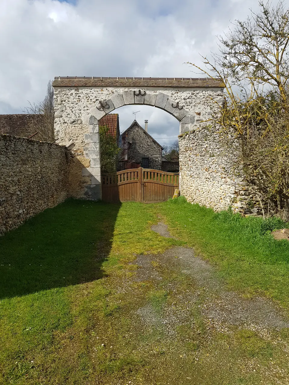 Portail, Boutigny-Prouais 0