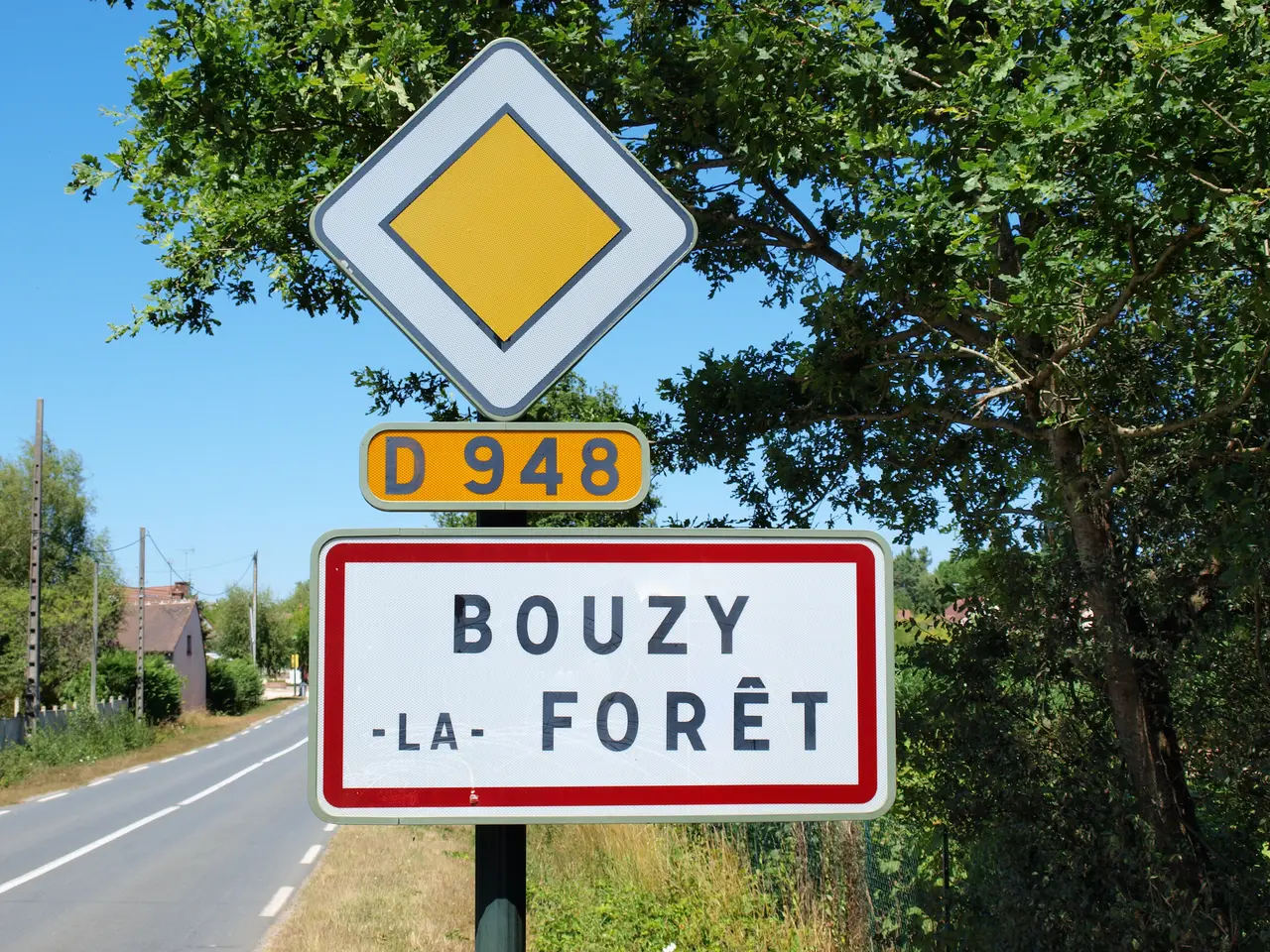 Bouzy-la-Forêt-FR-45-panneau d'agglomération-02