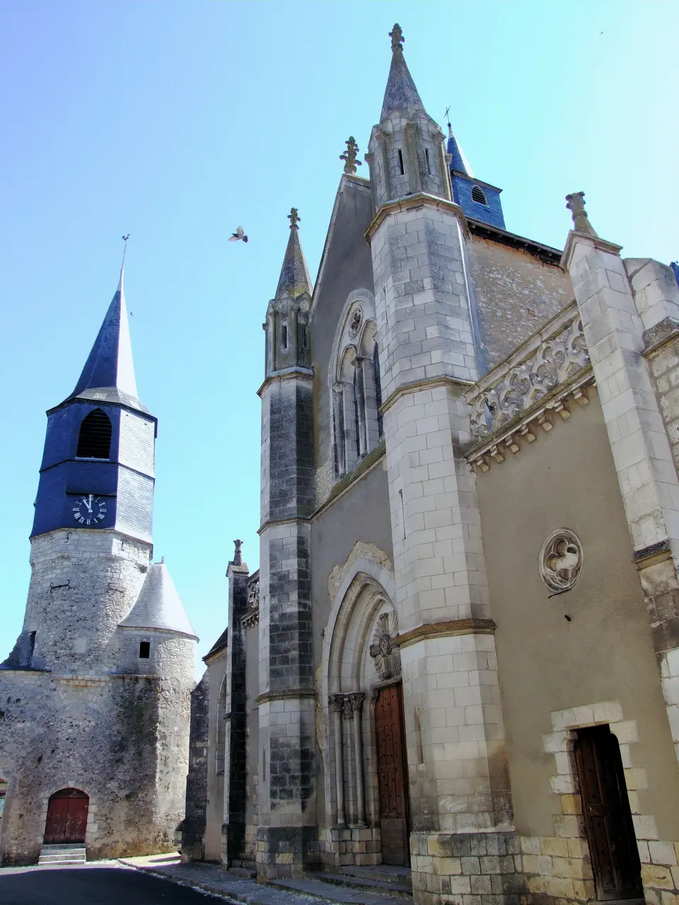 Châtillon-Coligny - Eglise et porte de ville