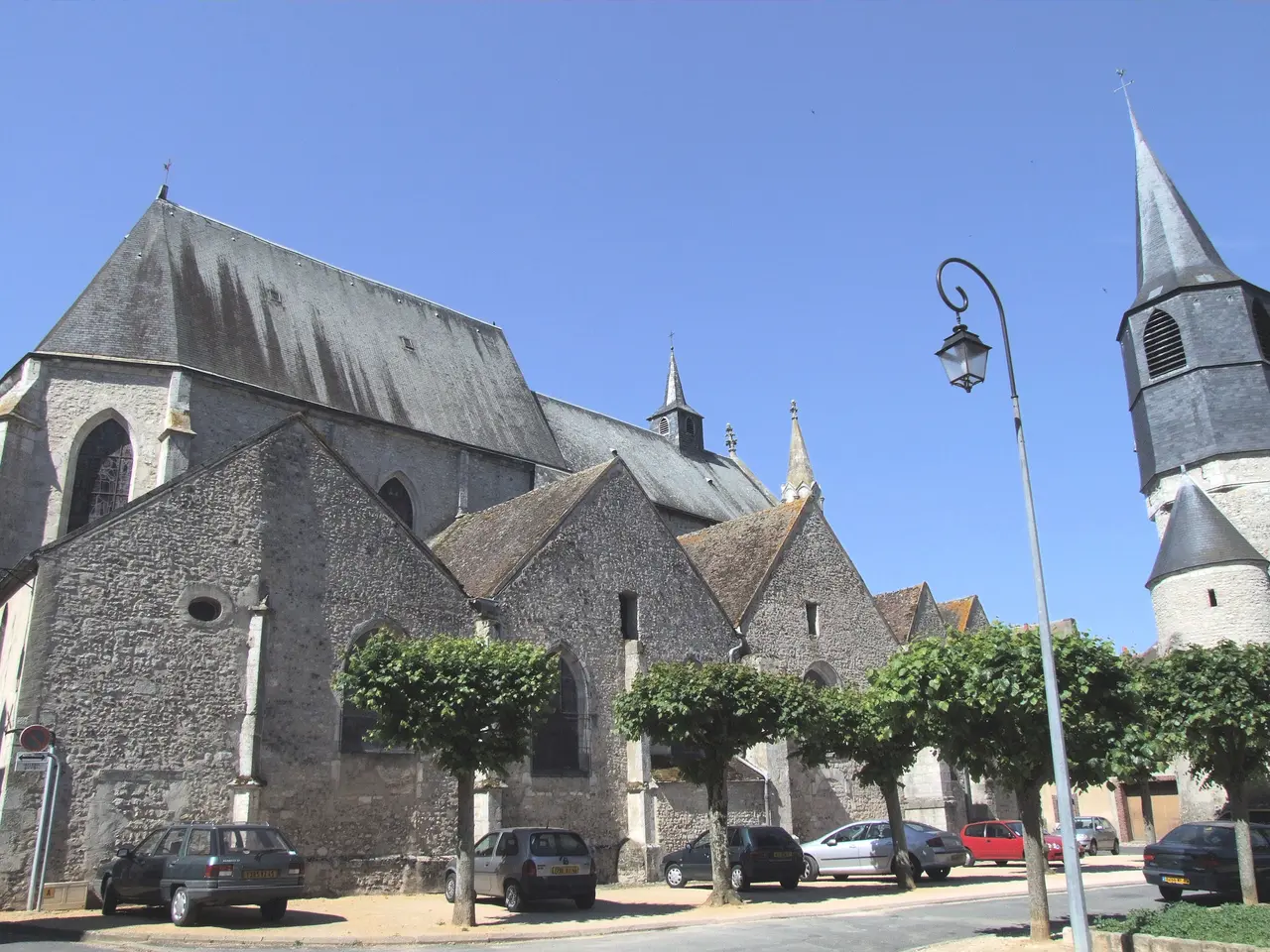 Châtillon-Coligny - Eglise et porte de ville -2
