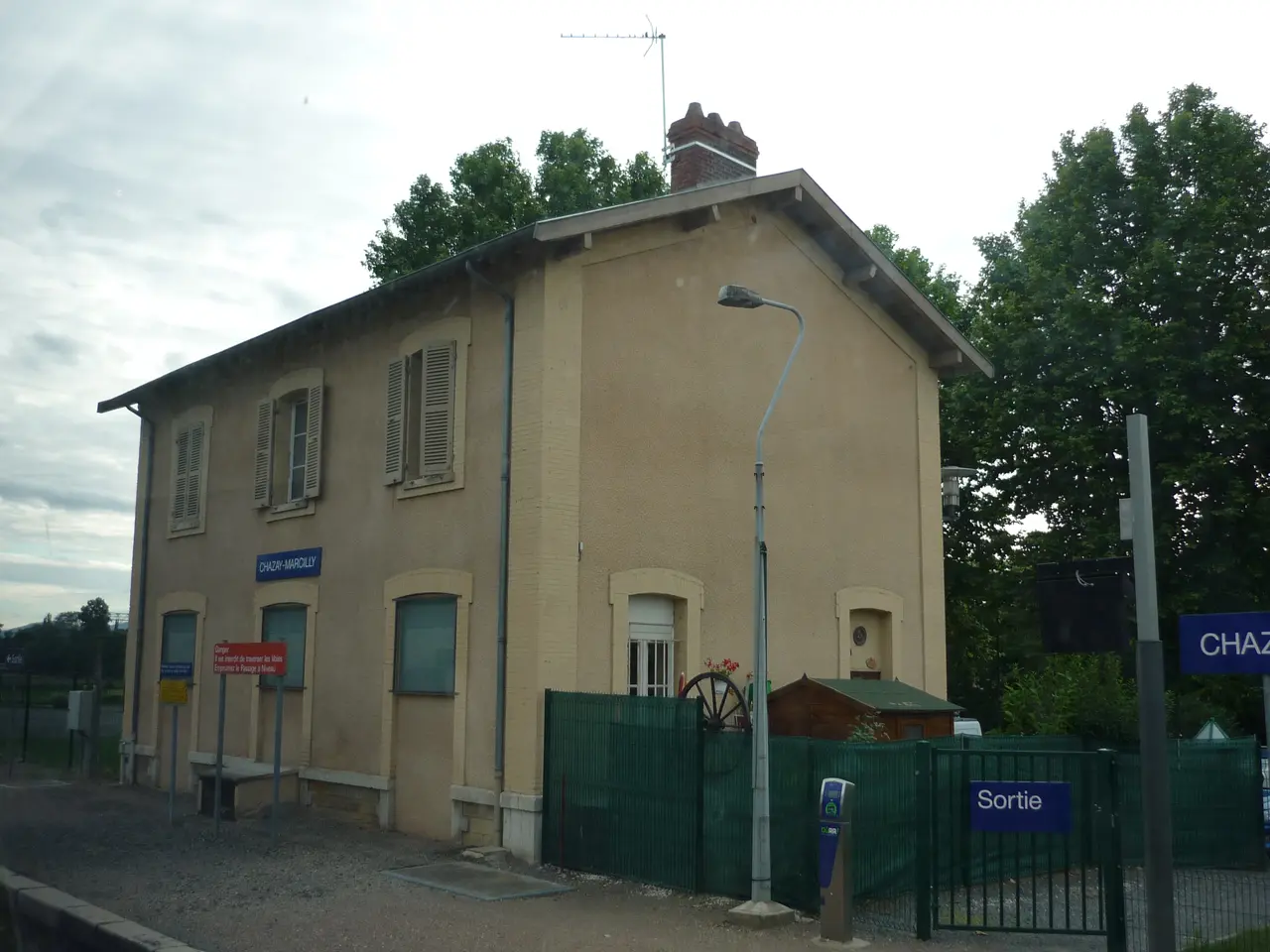 Gare de Chazay-Marcilly