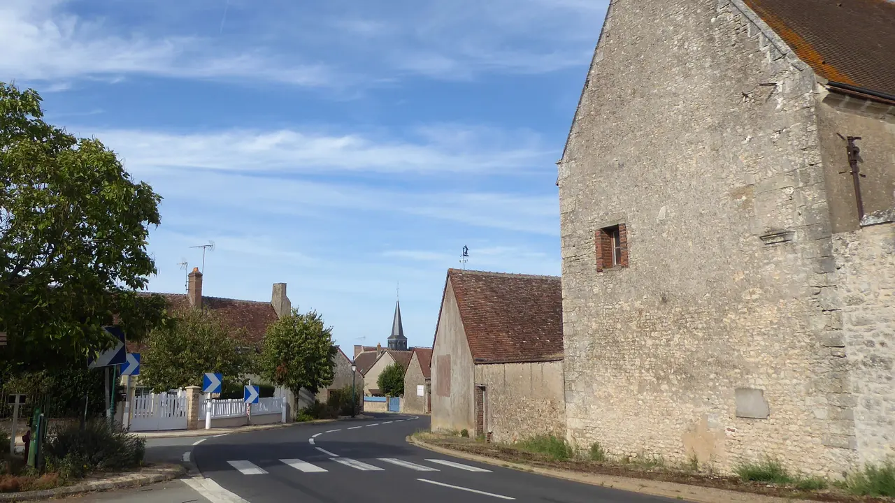 Entrée de Charray Cloyes-les-Trois-Rivières Eure-et-Loir France