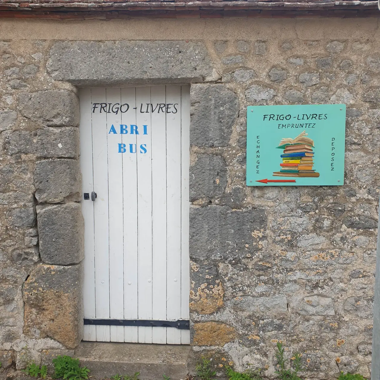 Éole-en-Beauce - place de la poste - boîte à livres