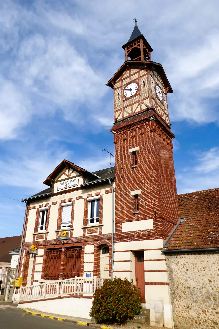 Agence postale communale PTT de Fontaine-la-Guyon, Eure-et-Loir, France