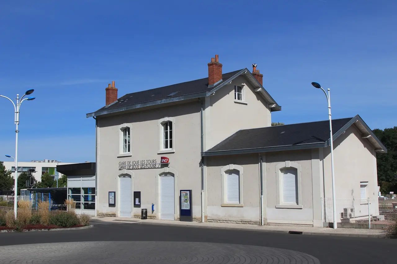 Bâtiment voyageurs de la gare de Joué-lès-Tours par Cramos