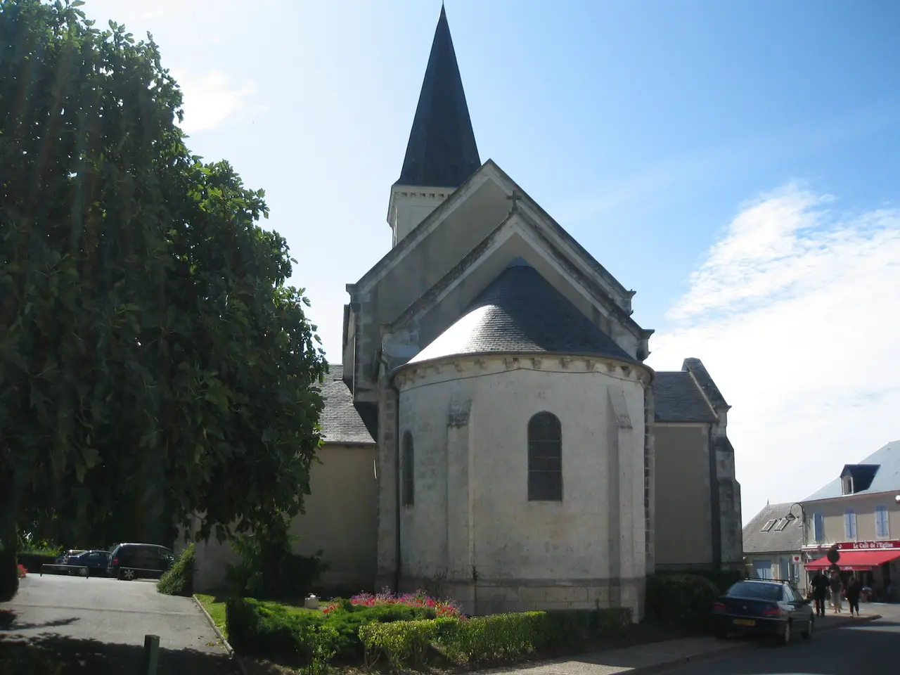 Chevet de l'église de La Chapelle-Saint-Ursin