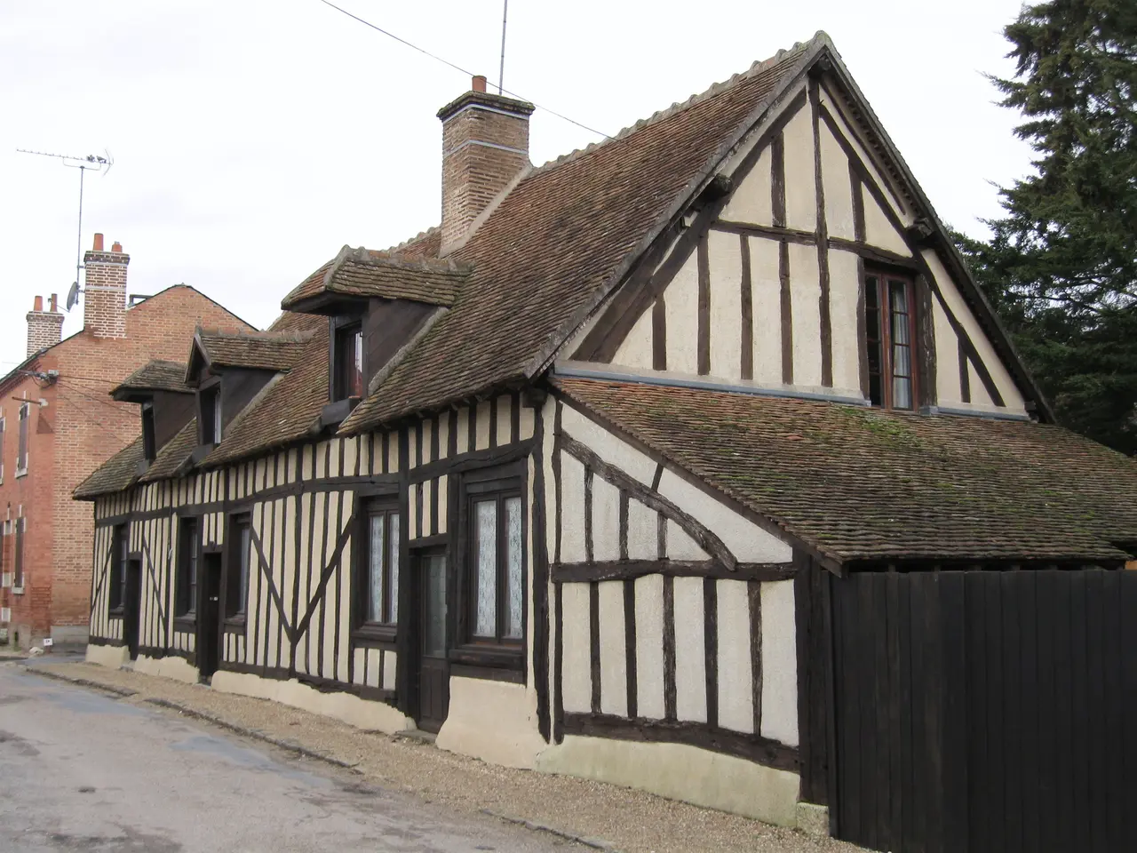 La Ferté-Saint-Aubin maison 1