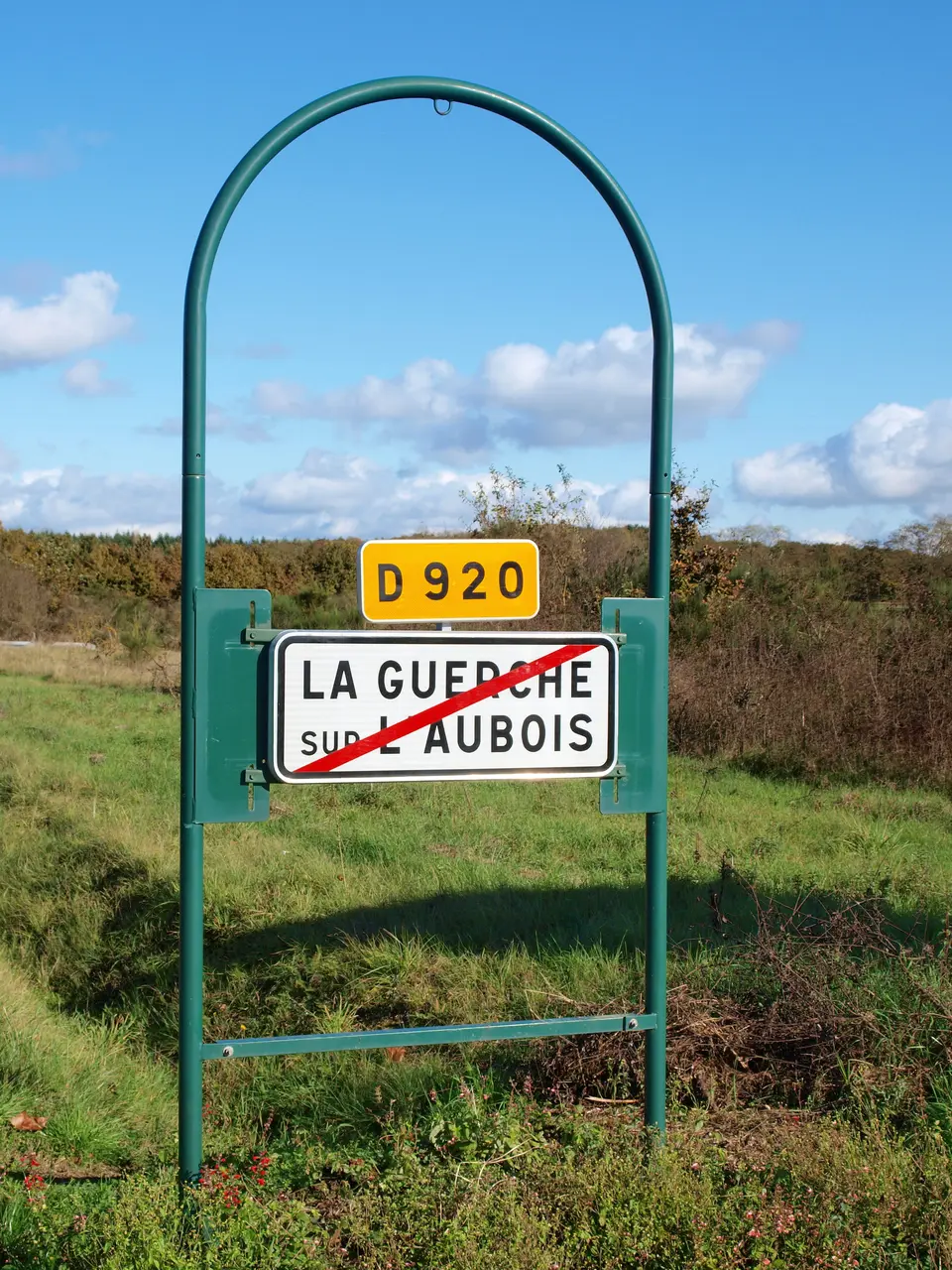 La Guerche-sur-l'Aubois-FR-18-panneau-01