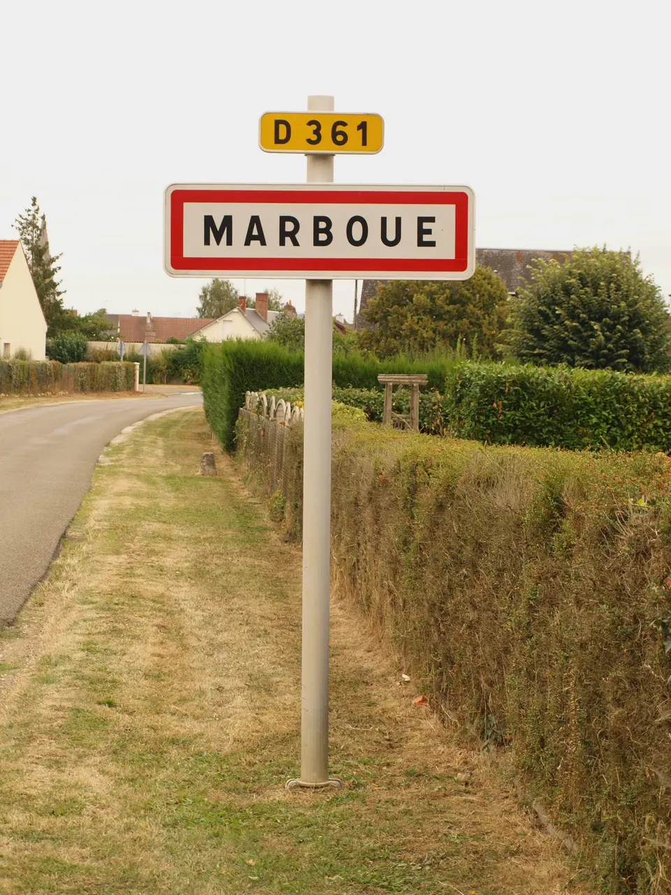 Marboué-FR-28-panneau-01