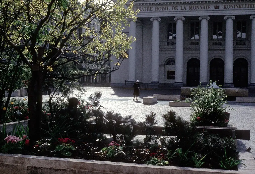 1981-04 Théâtre Royal de la Monnaie, place de la Monnaie, Bruxelles