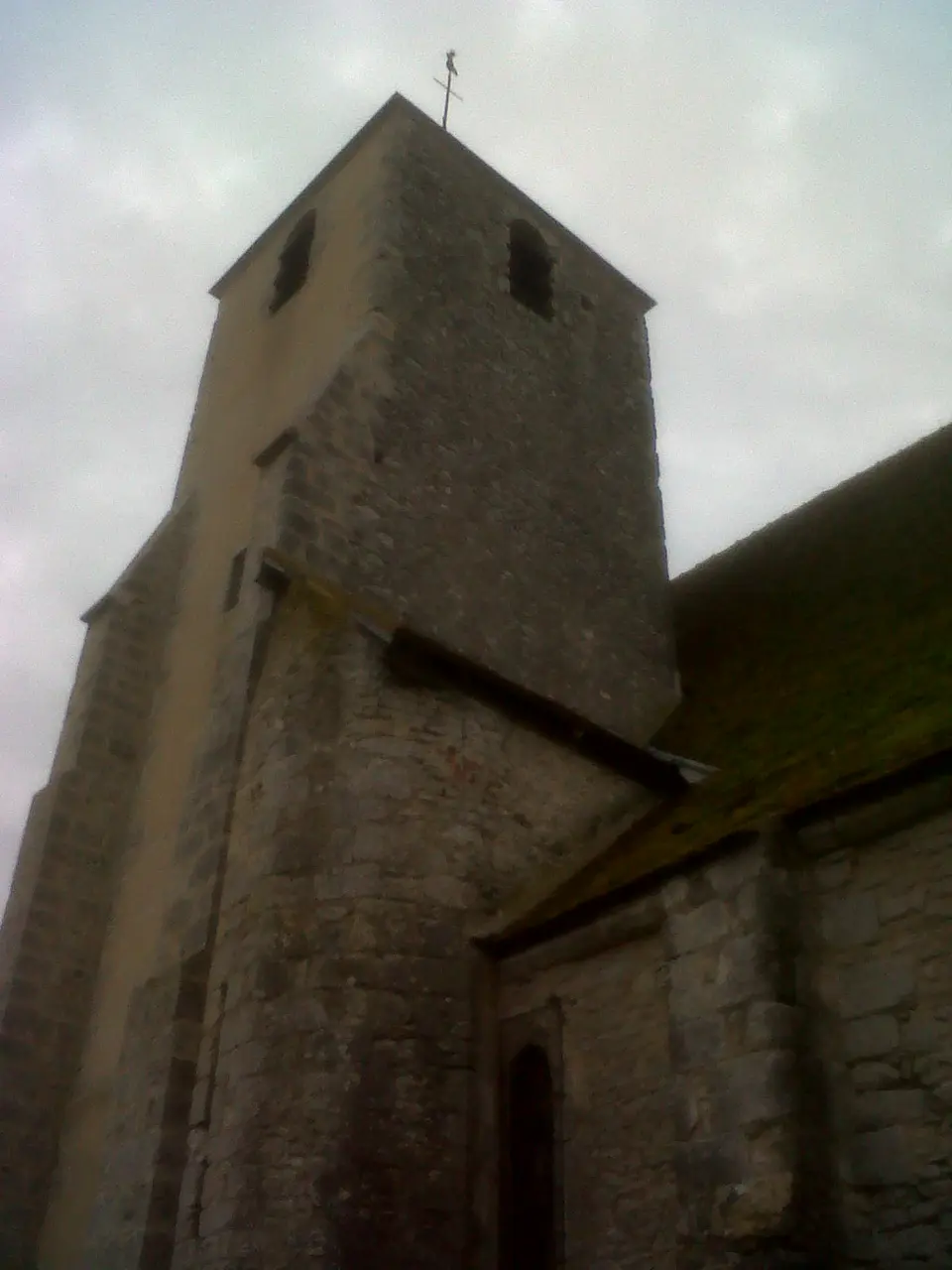 File:Eglise St Léger de Montcresson Tour principale.jpg
