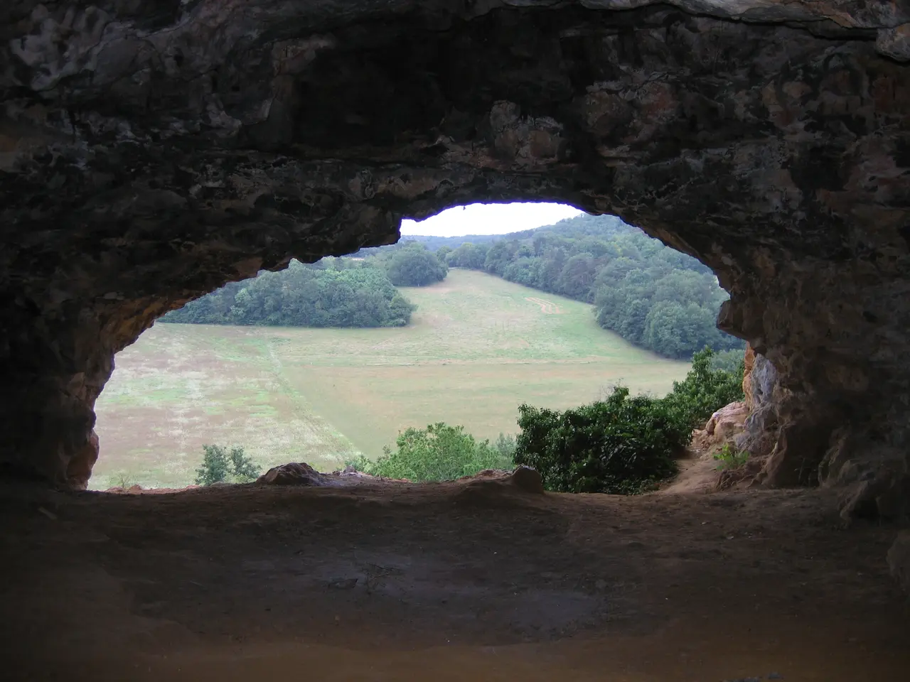 St moré cave