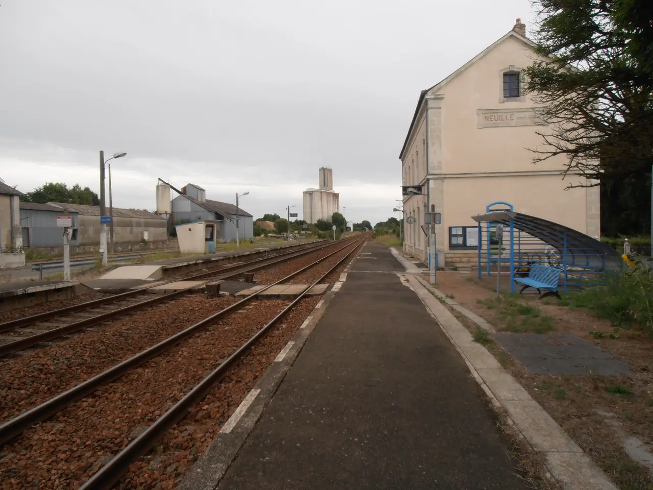 Neuillé-Pont-Pierre station 02