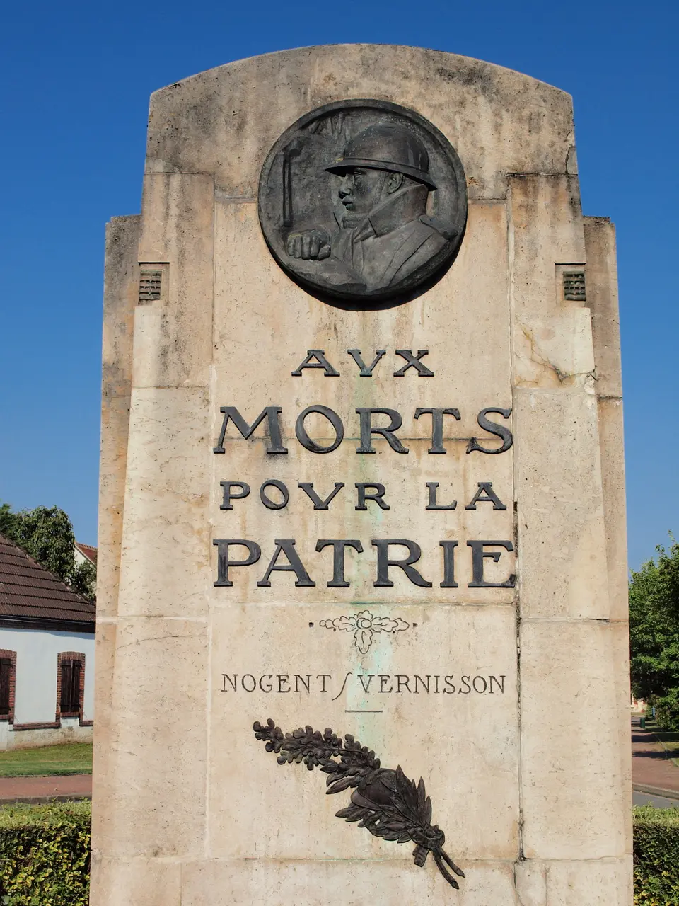 Nogent-sur-Vernisson-FR-45-monument aux morts-a4