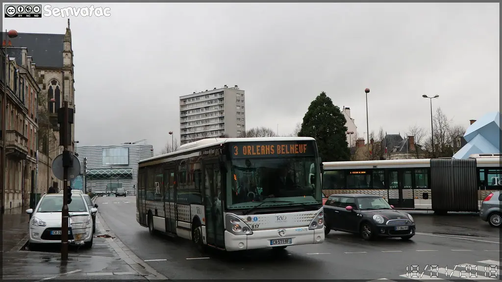 Irisbus Citélis 12 - Keolis Orléans Val de Loire / TAO (Transports de l'Agglomération Orléanaise) n°817