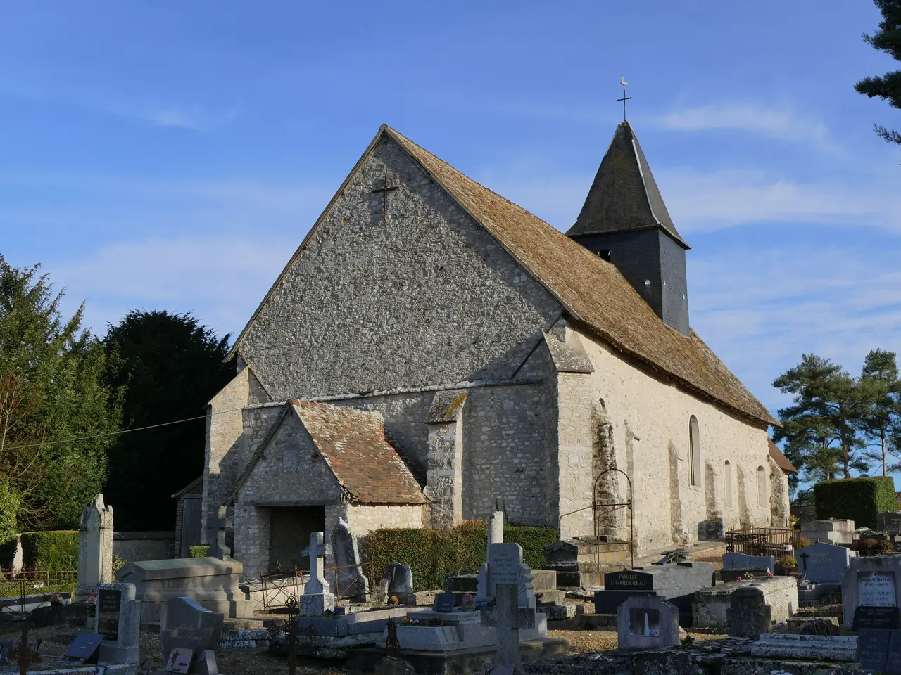 Oulins - Église Saint-Pierre - 2