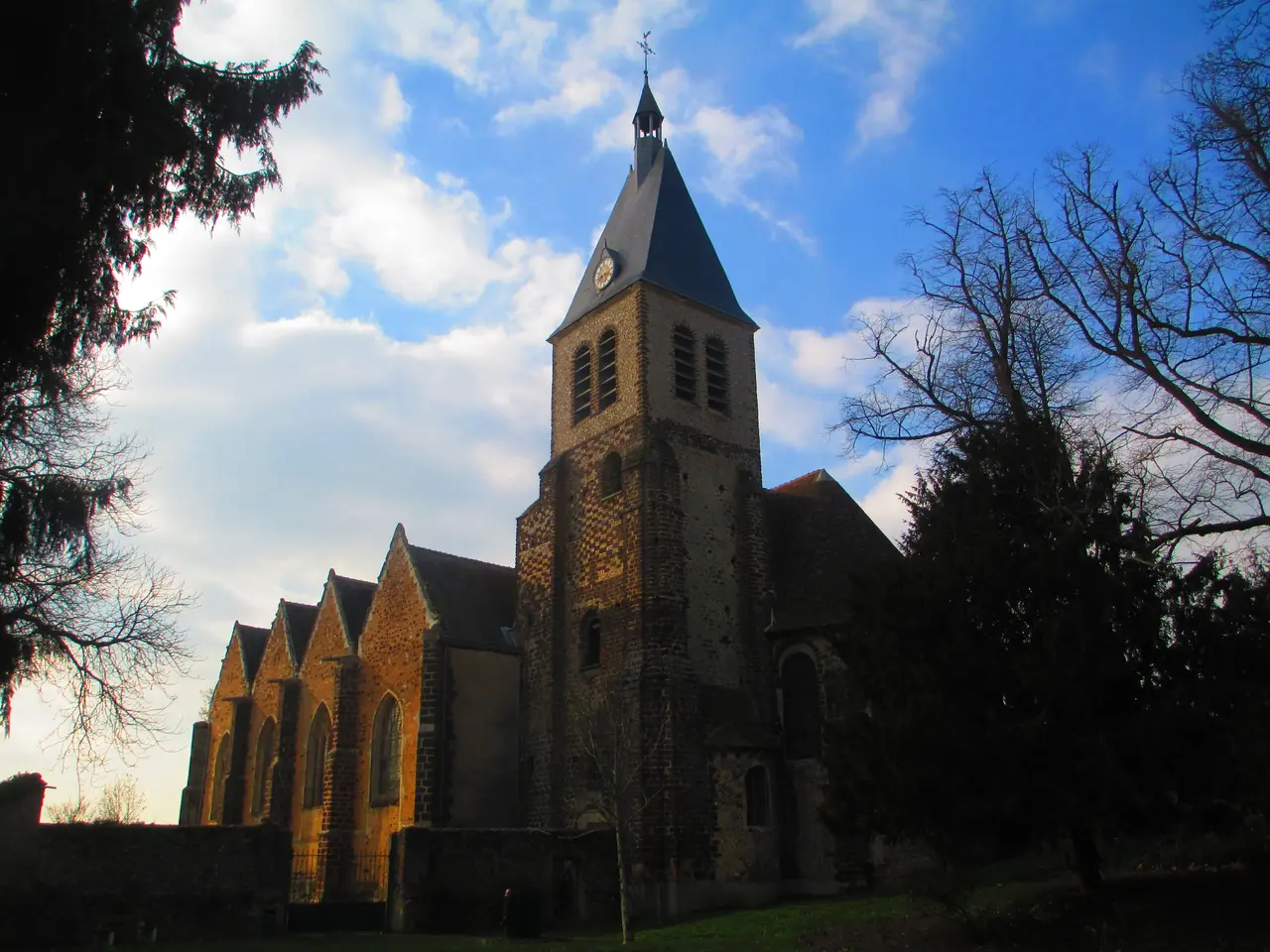 Église Saint-Lubin de Pontgouin 1