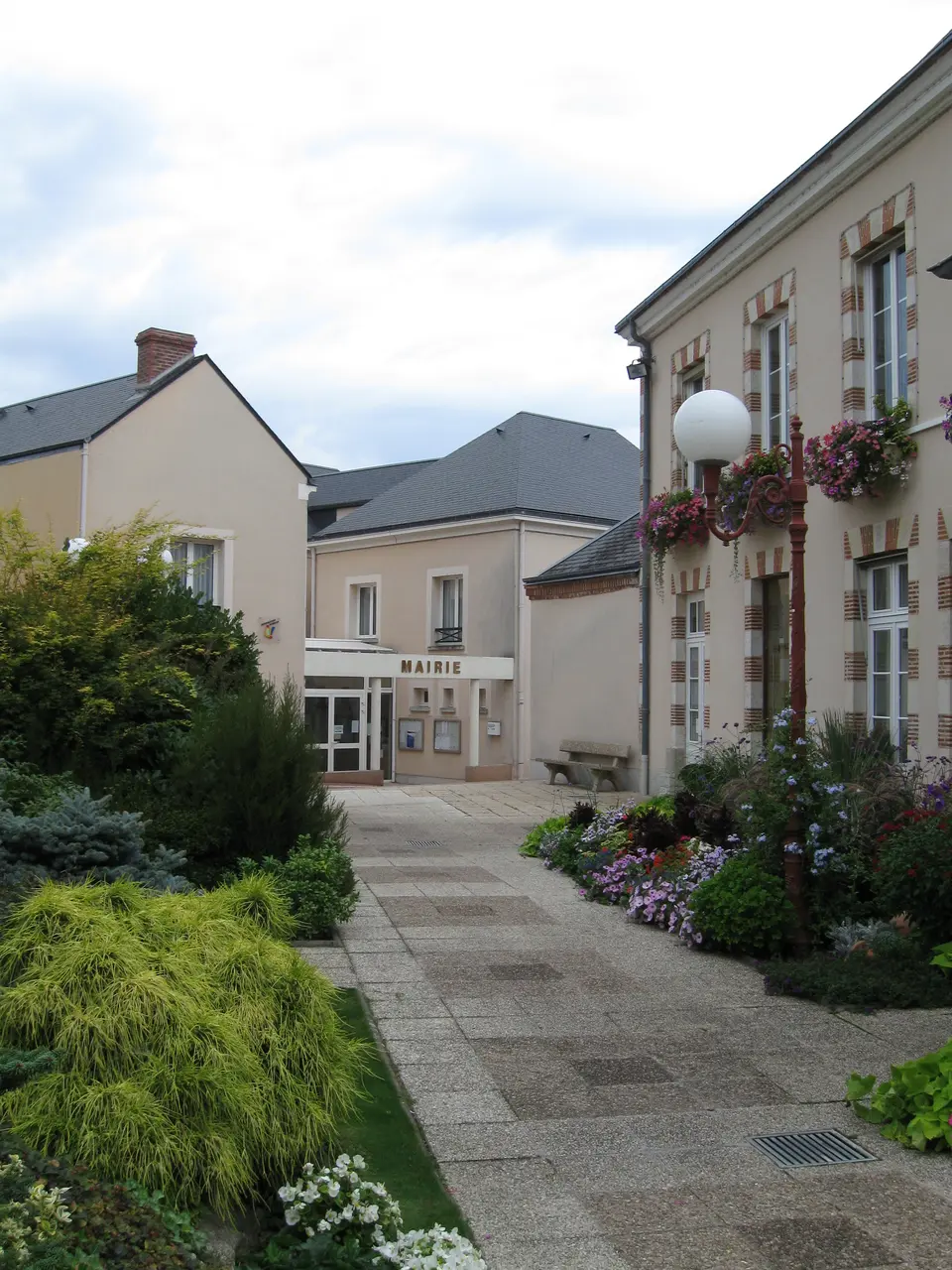 Saint-Cyr-en-Val centre 1