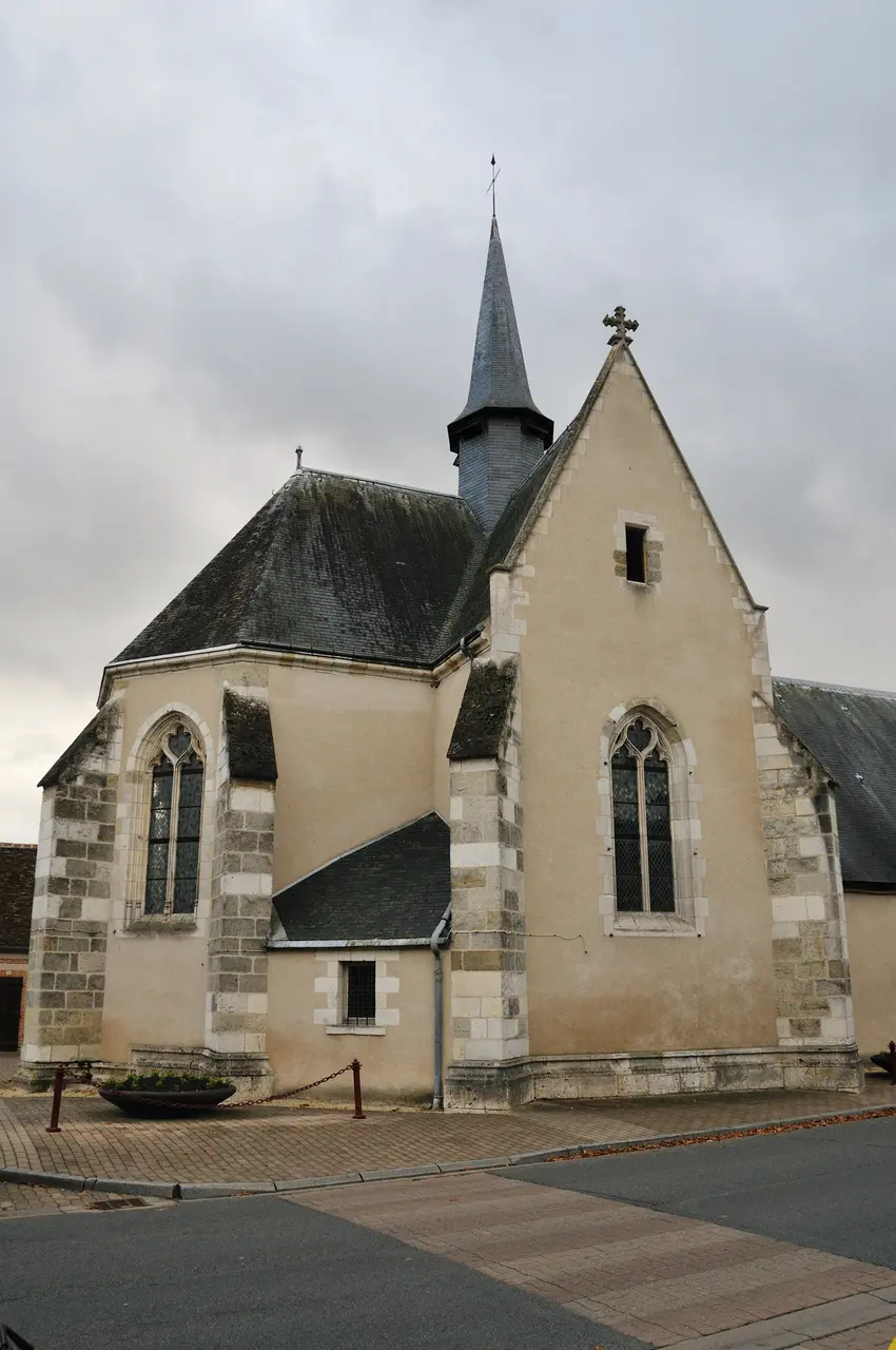 File:Selles-Saint-Denis chapelle Saint-Genouph 1.jpg
