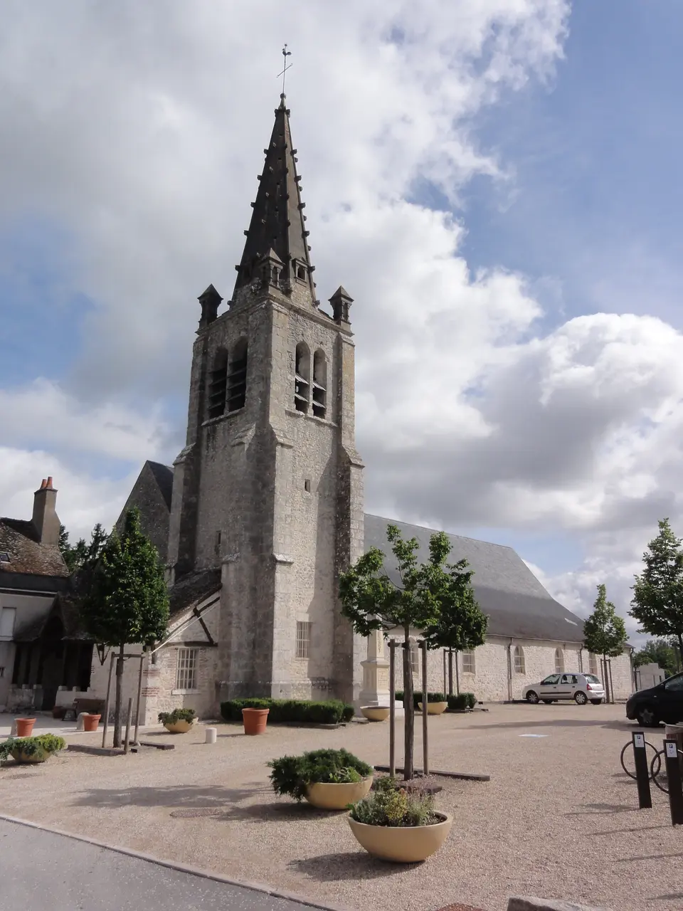 Église Saint-Hilaire de Saint-Hilaire-Saint-Mesmin (Loiret)