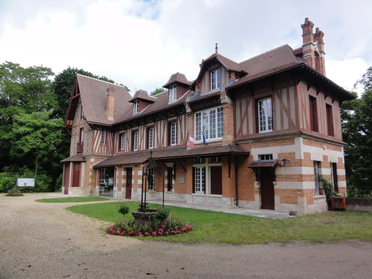 Saint-Hilaire-Saint-Mesmin (Loiret) Mairie