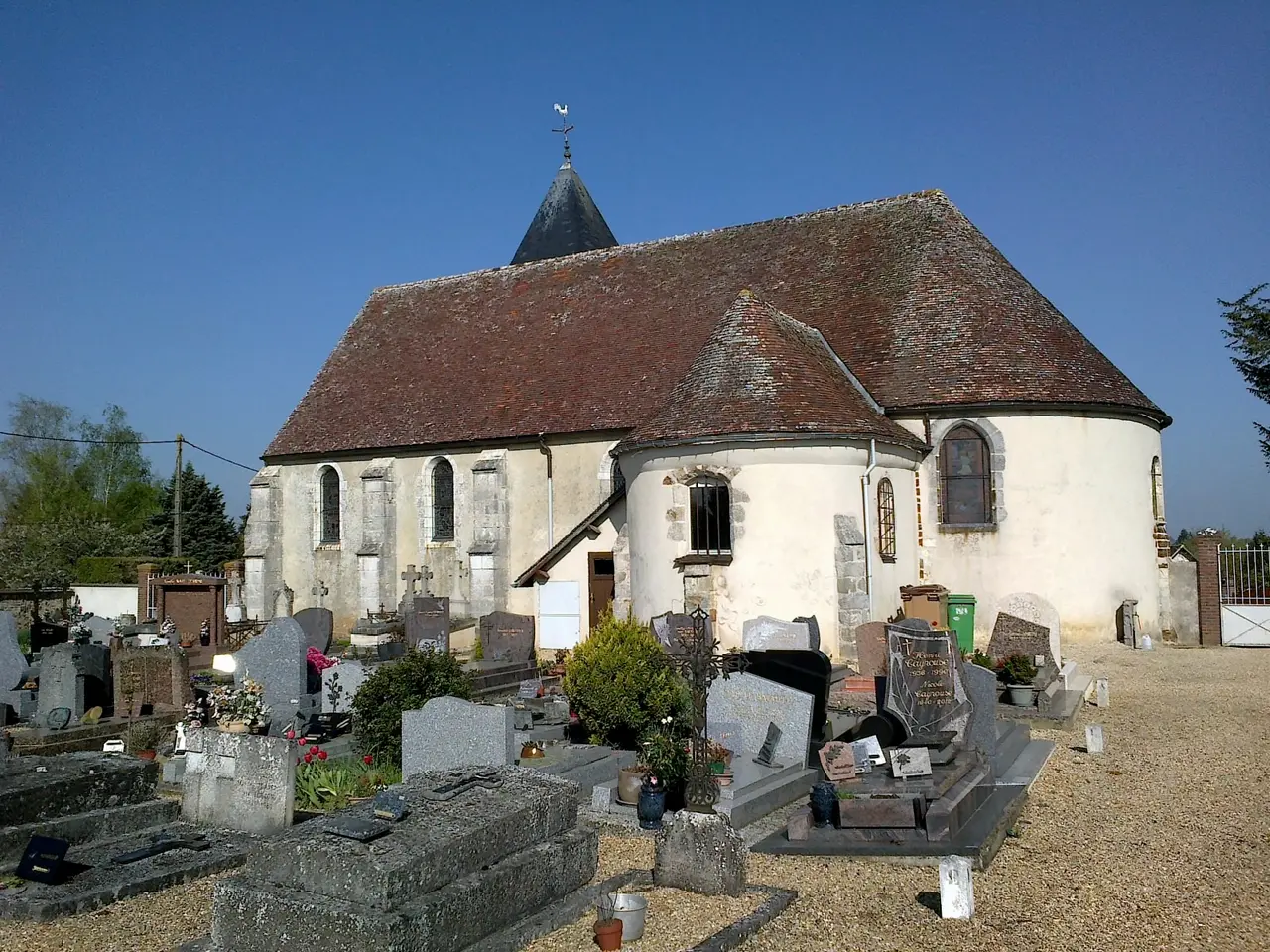 Eure-Et-Loir Saint-Martin-De-Nigelles Eglise Saint-Martin Cote Nord 21042015 - panoramio (1)