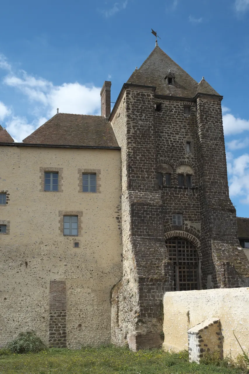 Senonches Château 712