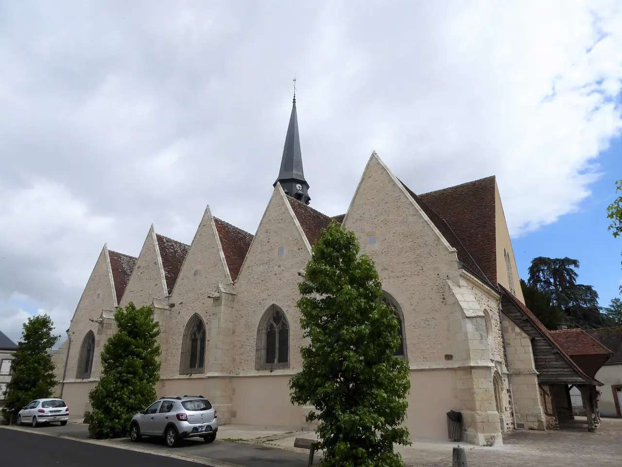 Bas-côté nord à cinq pignons église Saint-Martin Unverre Eure-et-Loir France