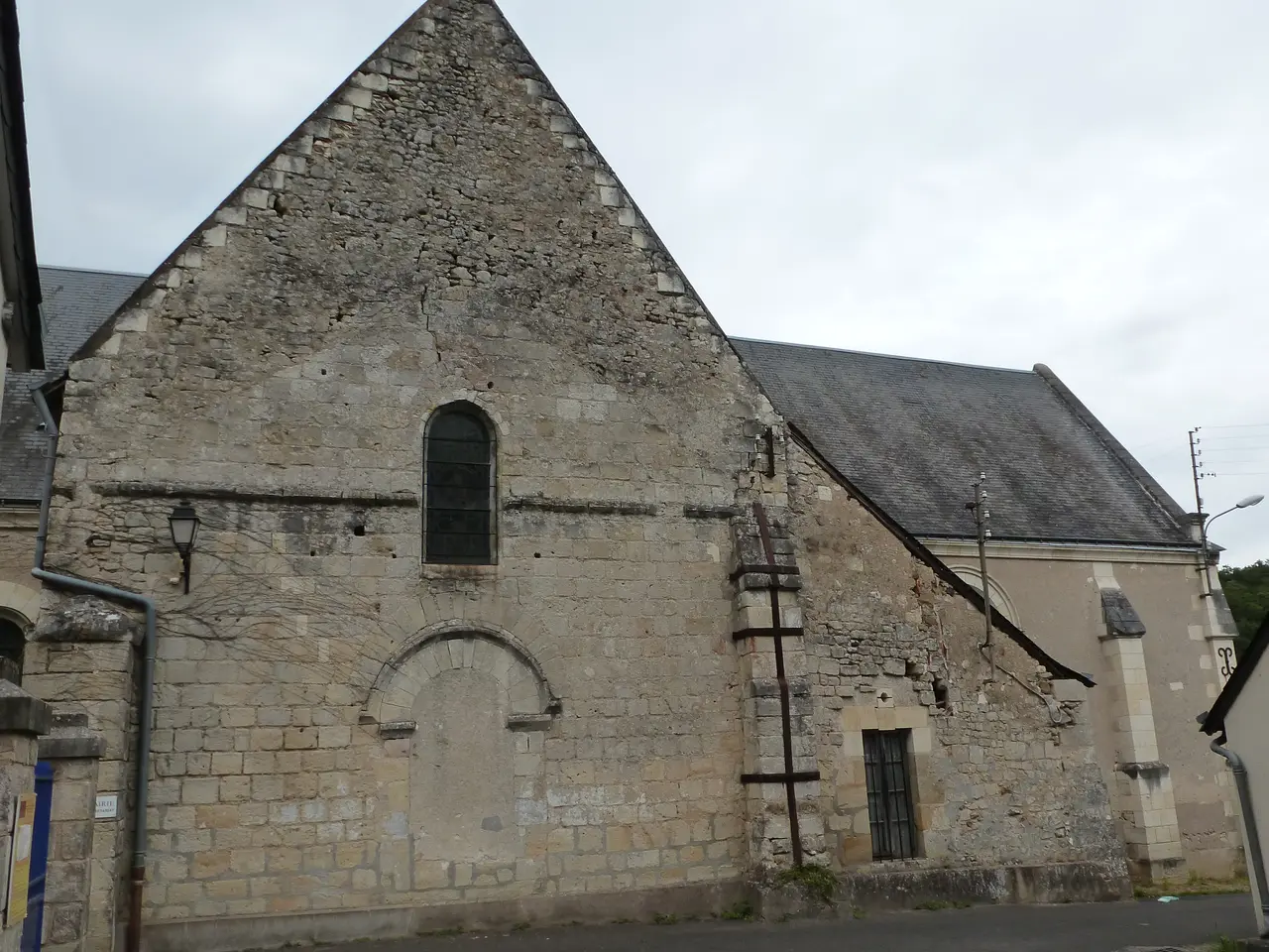 Ancienne église romane de Villaines-les-Rochers
