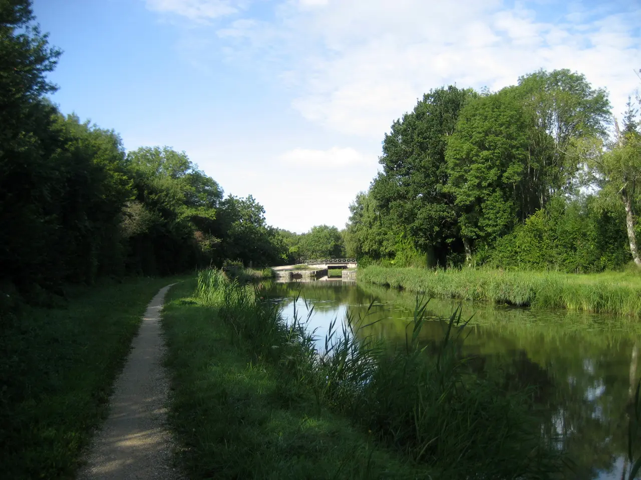 Canal d'Orléans , écluse du Gué Girault. Vitry-aux-Loges , département du Loiret, France. - panoramio