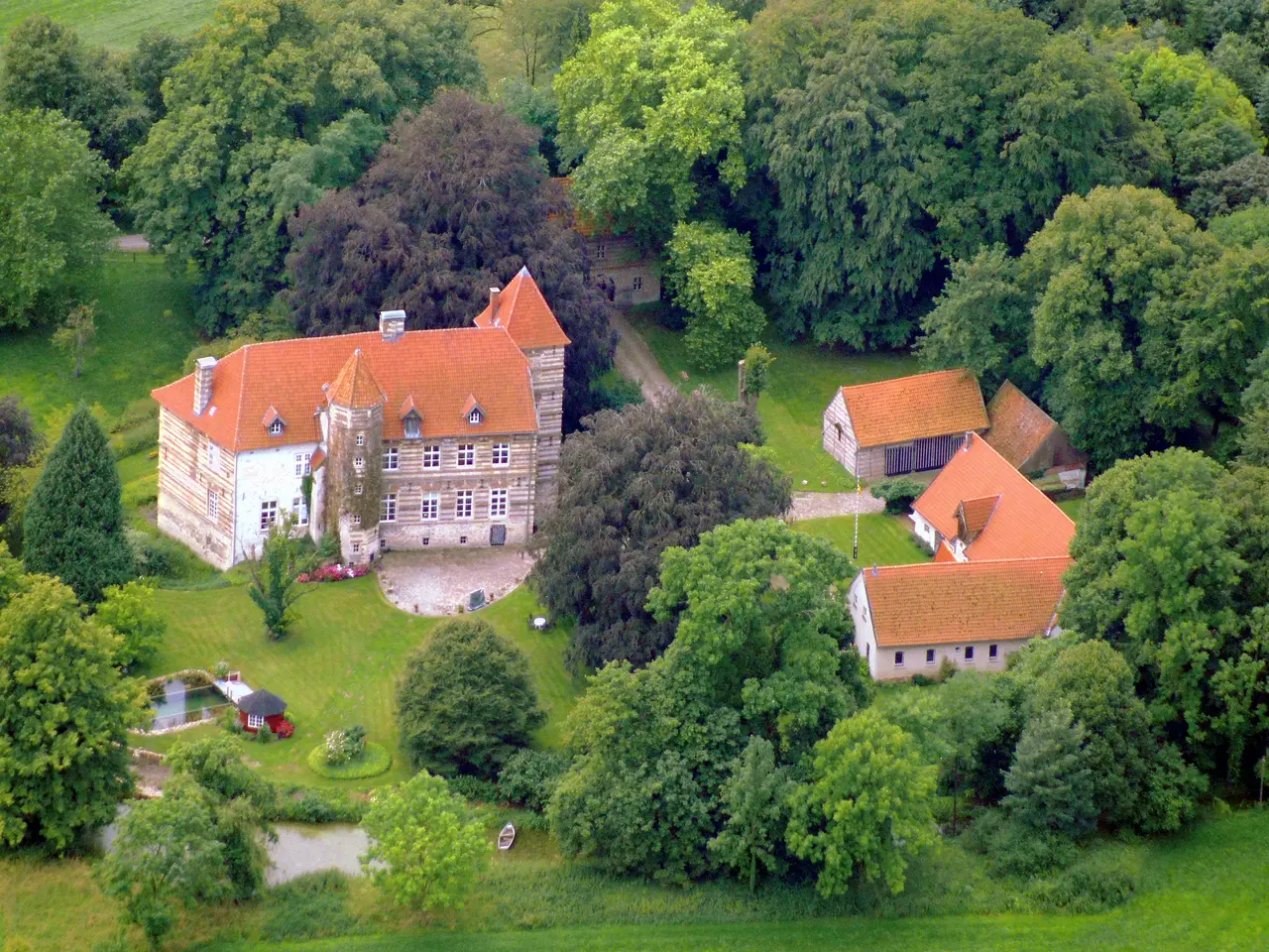 20140720 122914 Haus Alst, Horstmar (DSC04880 crop)
