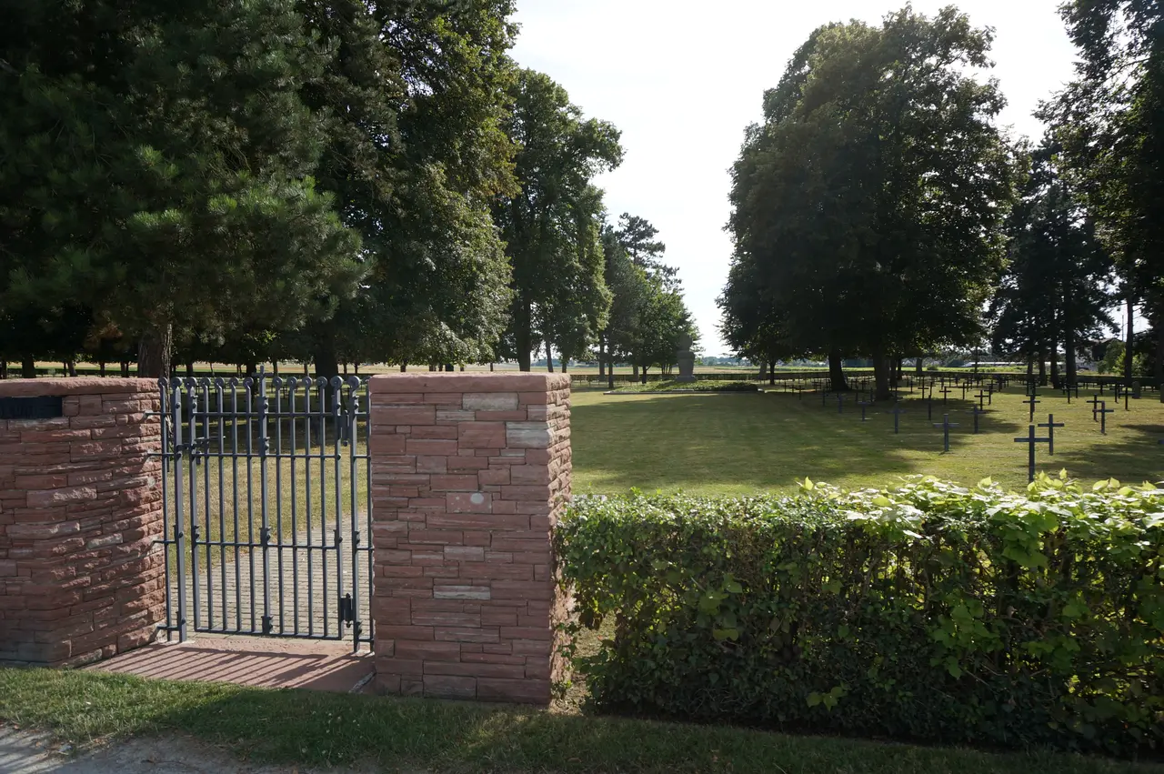 Entrée Asfeld 01267