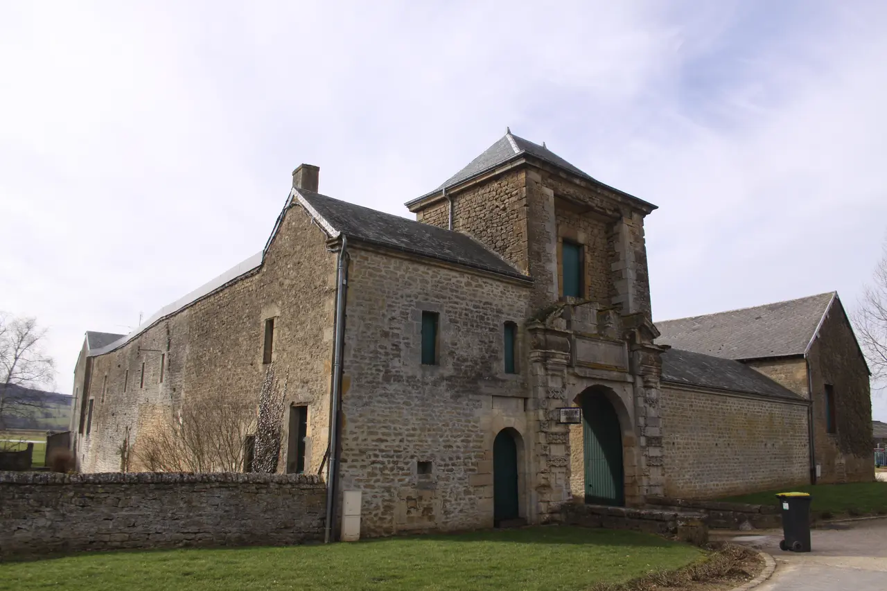 Bazeilles (08 Ardennes) - La Ferme Turenne – Portail classé - Photo Francis Neuvens